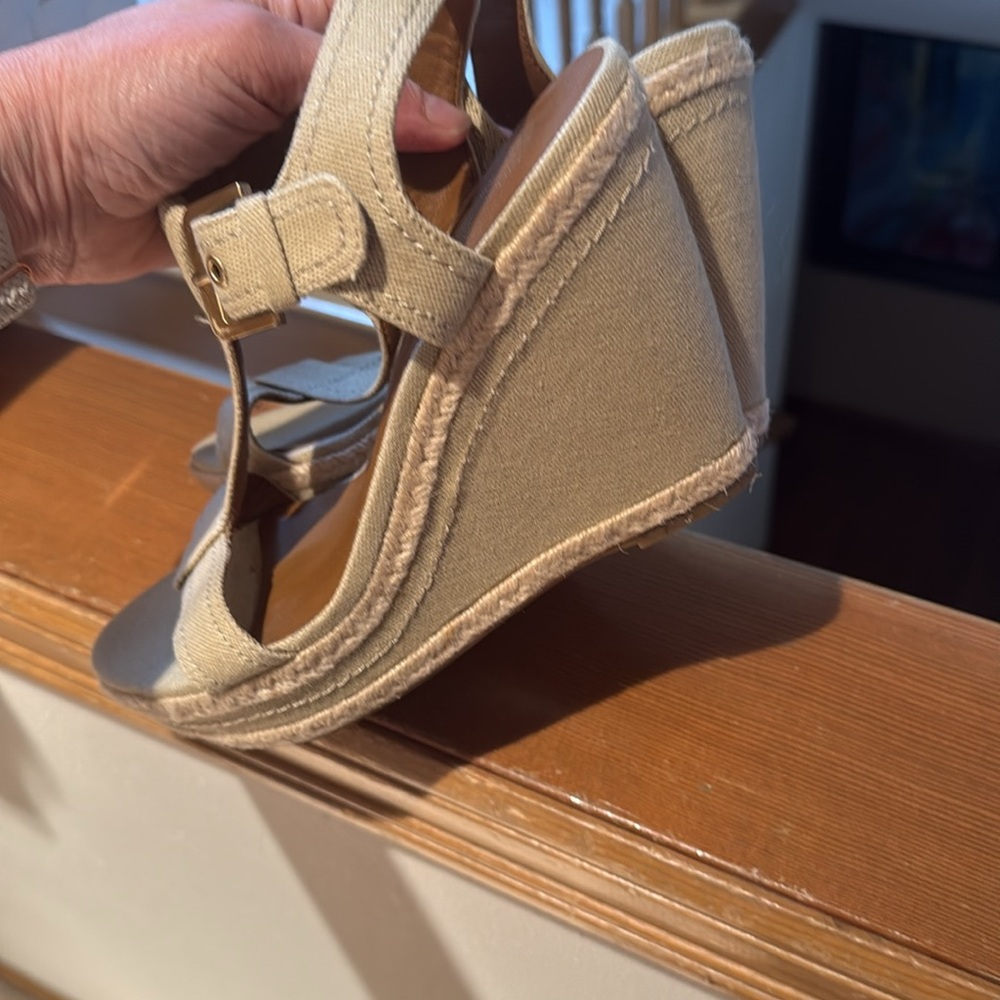 Franco Sarto wedge heels Ambrosia Fabric upper 8M